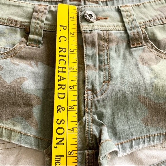 🌸AEO & VS🌸 2pc Women’s Shorts Sz 7J & 2 Camo Good Condition - Picture 6 of 10